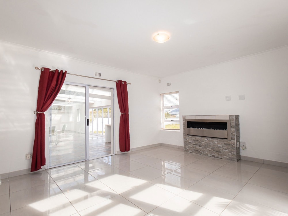 House for sale in Sandbaai - HF1738588