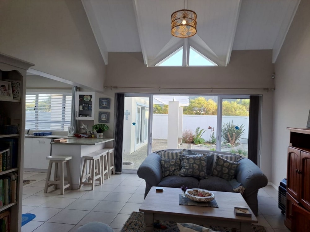 House to rent in Sandbaai - ONL1740859