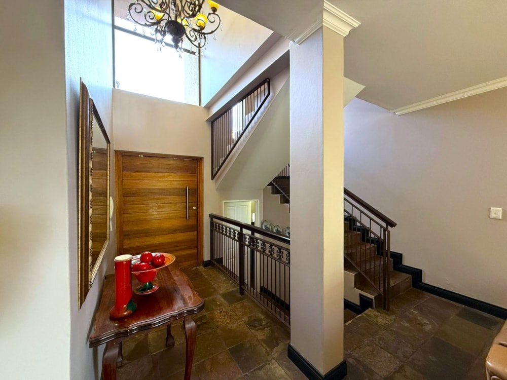 Townhouse for sale in Woodland Hills - 1BX1739708