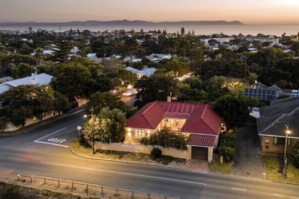 Single-storey house for sale in Northcliff, Hermanus - HF1736422