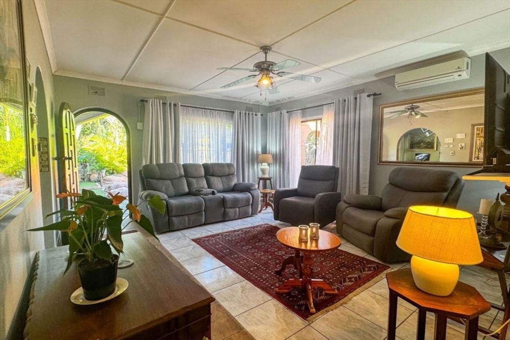 Apartment for sale in Amanzimtoti - 1WB1739332 Apartment for sale in Amanzimtoti - 1WB1739332