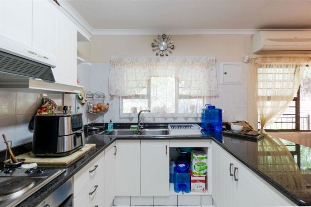 Apartment for sale in Amanzimtoti - 1WB1738997 Apartment for sale in Amanzimtoti - 1WB1738997