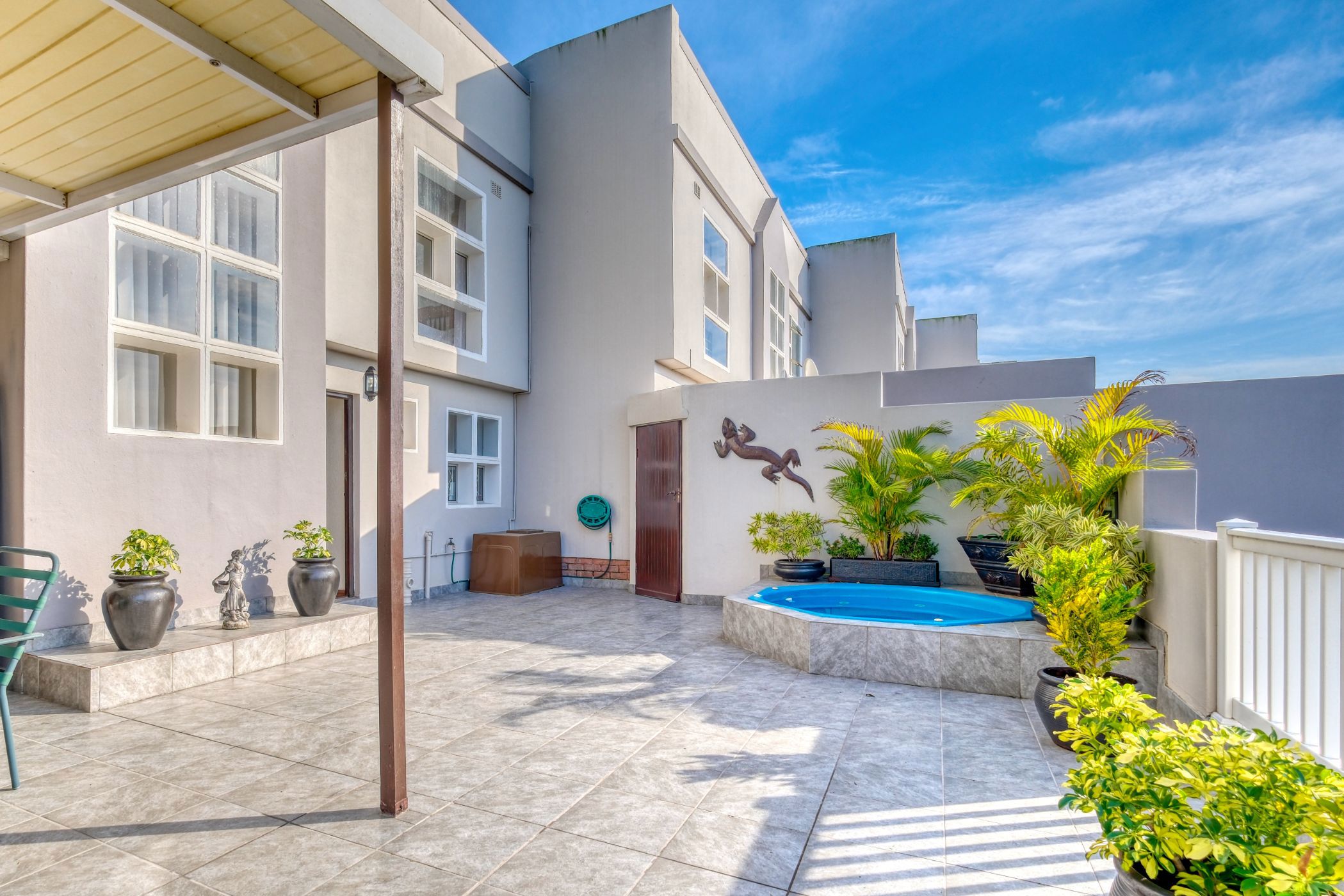 Townhouse for sale in Amanzimtoti - 1WB1740804
