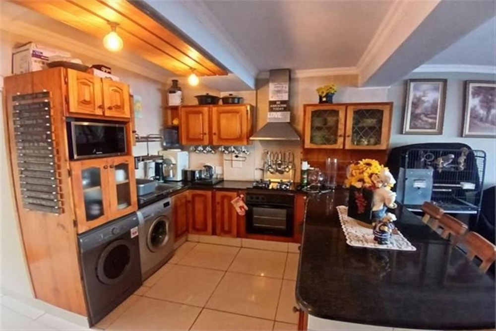Apartment for sale in Amanzimtoti - 1WB1741277