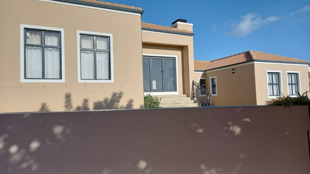 House to rent in Mount Royal Golf & Country Estate - 1SJ1734951