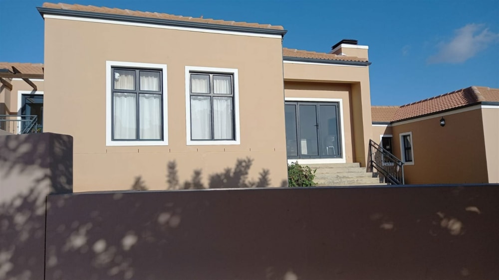 House to rent in Mount Royal Golf & Country Estate - 1SJ1734951