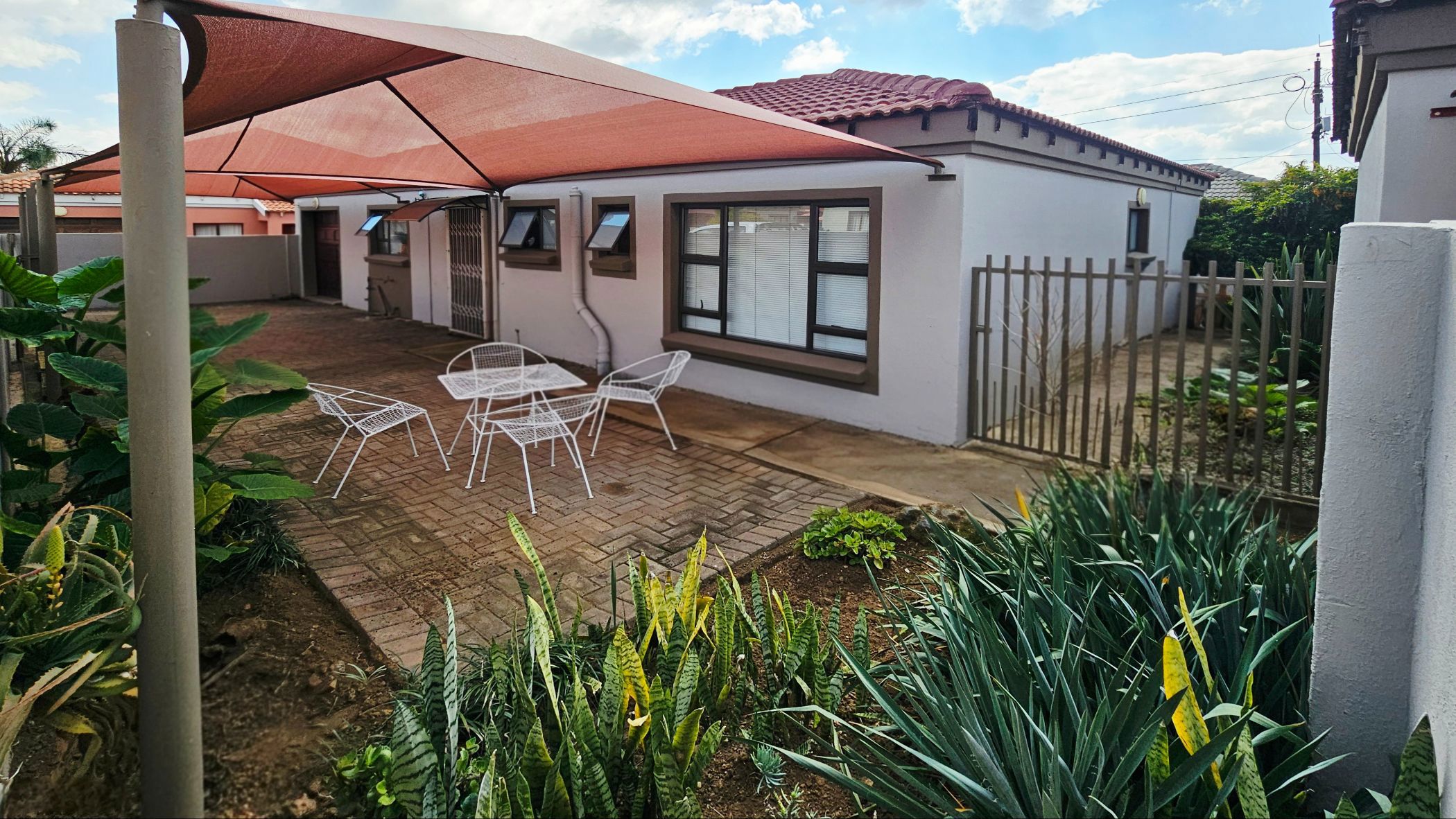 Townhouse to rent in Lydenburg (Mashishing) - 1LY1739360