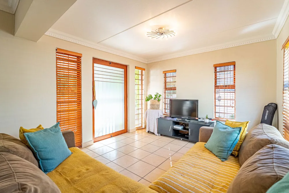Double-storey house sold in Kyalami Hills - MR1738364 Double-storey house sold in Kyalami Hills - MR1738364