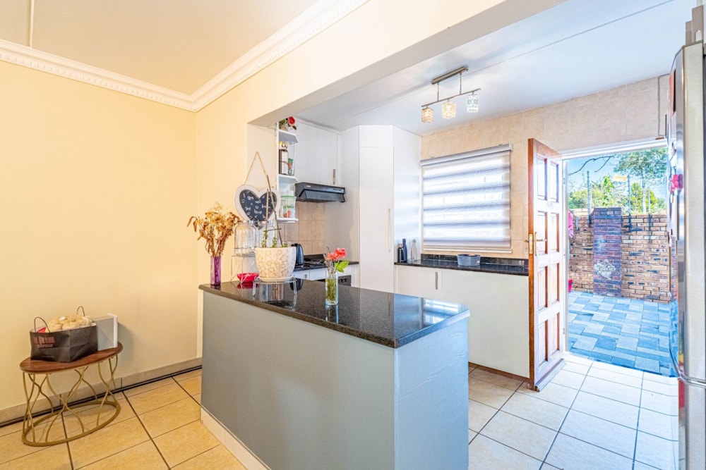 Double-storey house for sale in Kyalami Hills - MR1738364