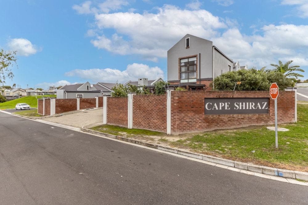 Townhouse for sale in Brackenfell South - 1BC1739266 Townhouse for sale in Brackenfell South - 1BC1739266