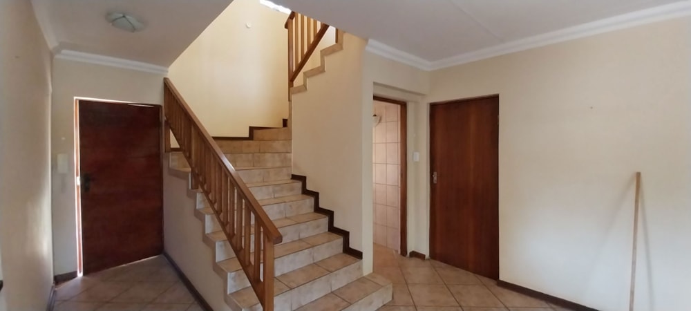 Double-storey house to rent in Lydenburg (Mashishing) - 1LY1741045 Double-storey house to rent in Lydenburg (Mashishing) - 1LY1741045