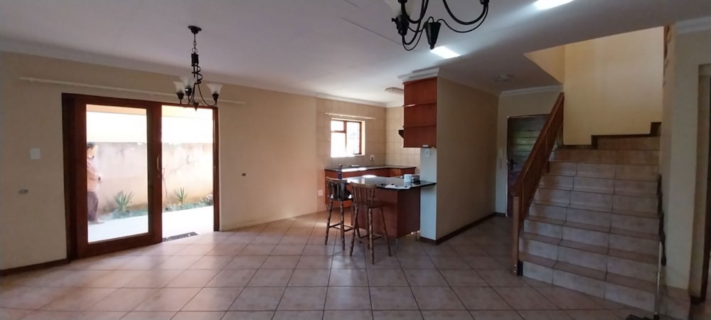 Double-storey house to rent in Lydenburg (Mashishing) - 1LY1741045 Double-storey house to rent in Lydenburg (Mashishing) - 1LY1741045
