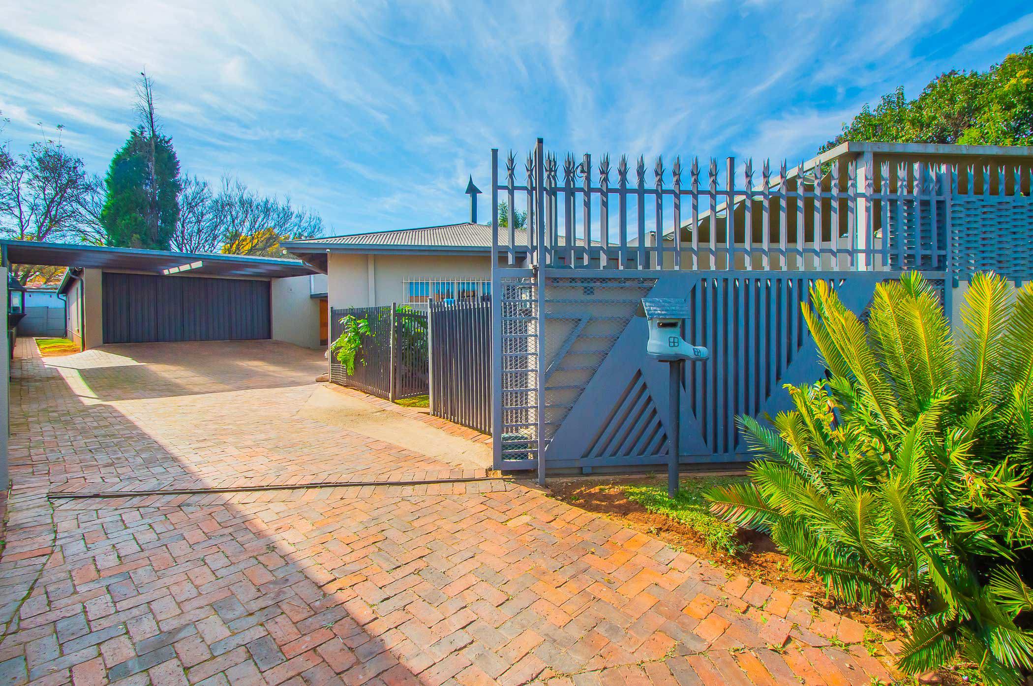 House for sale in Krugersdorp North - 1KR1741319