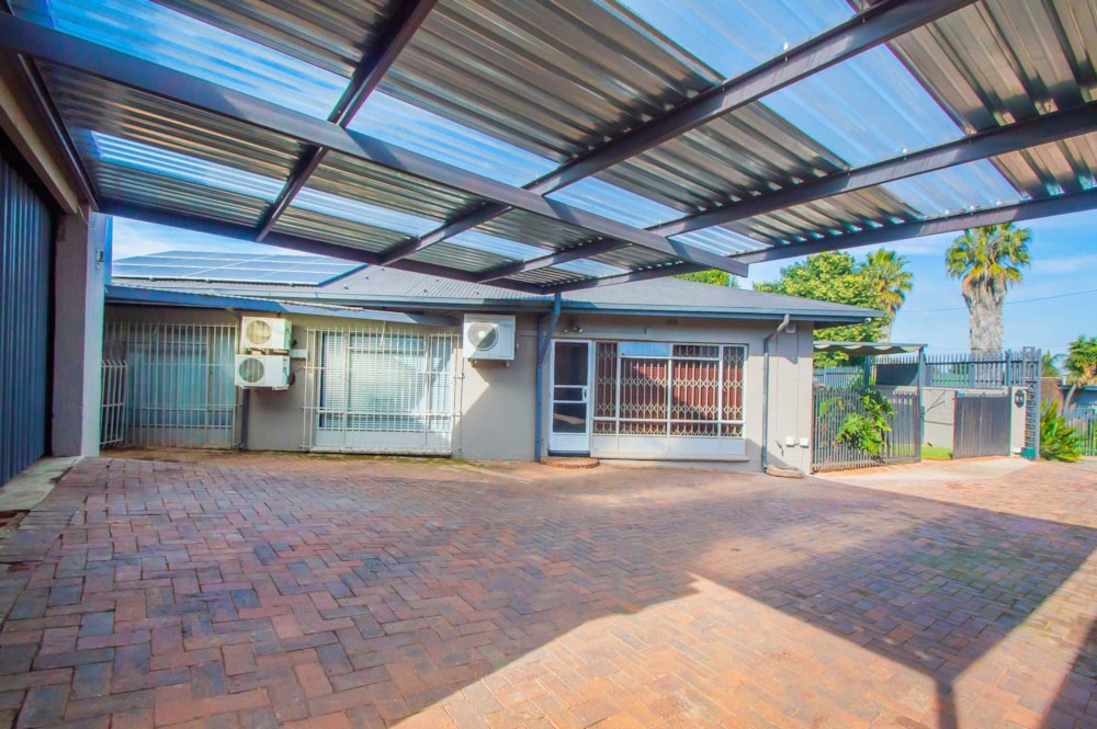 House for sale in Krugersdorp North - 1KR1741319 House for sale in Krugersdorp North - 1KR1741319