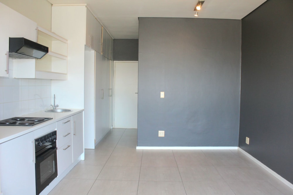 Bachelor apartment to rent in Townsend Estate - 1AH1740828