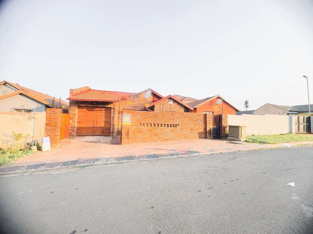House for sale in Naturena - 1GV1741207