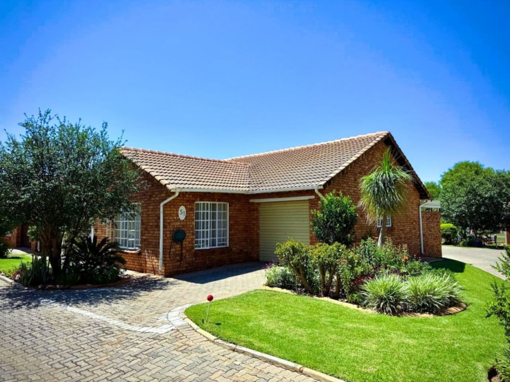 Single-storey retirement home for sale in Schoemansville - 1HR1740874