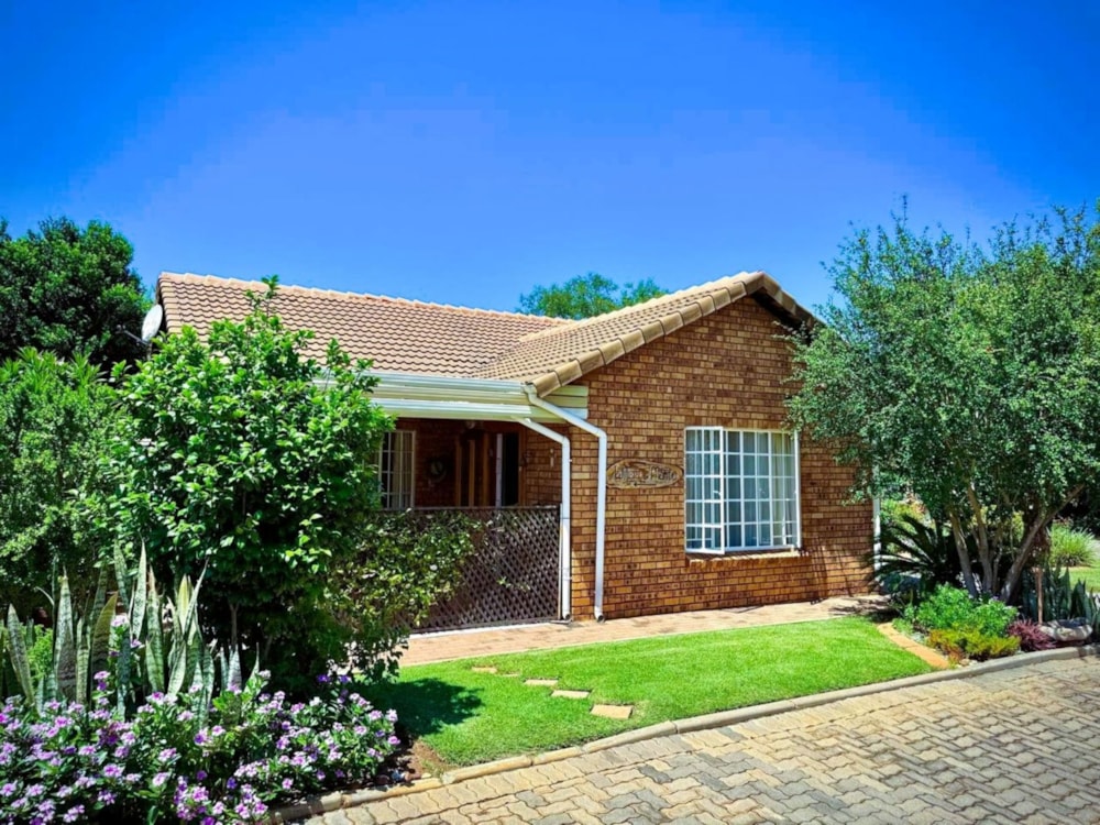 Single-storey retirement home for sale in Schoemansville - 1HR1740874