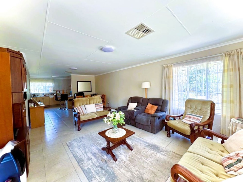 Single-storey retirement home for sale in Schoemansville - 1HR1740874