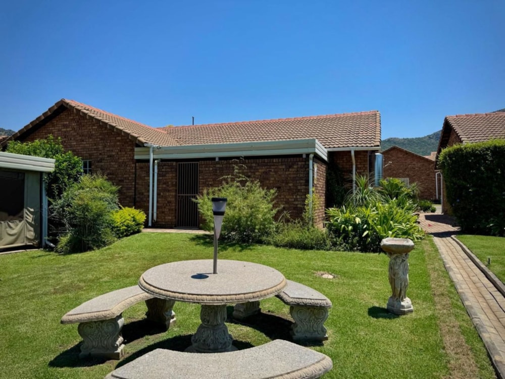 Single-storey retirement home for sale in Schoemansville - 1HR1740885