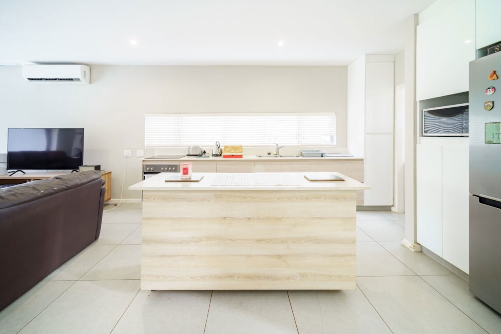Security complex home for sale in Ballito - 1BD1739711 Security complex home for sale in Ballito - 1BD1739711