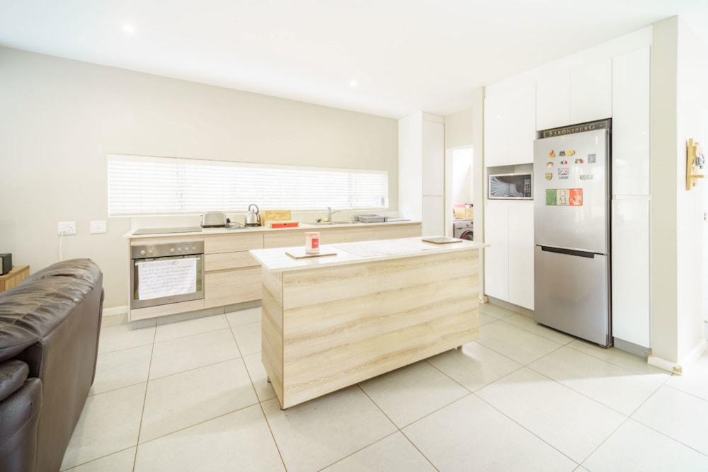 Security complex home for sale in Ballito - 1BD1739711 Security complex home for sale in Ballito - 1BD1739711