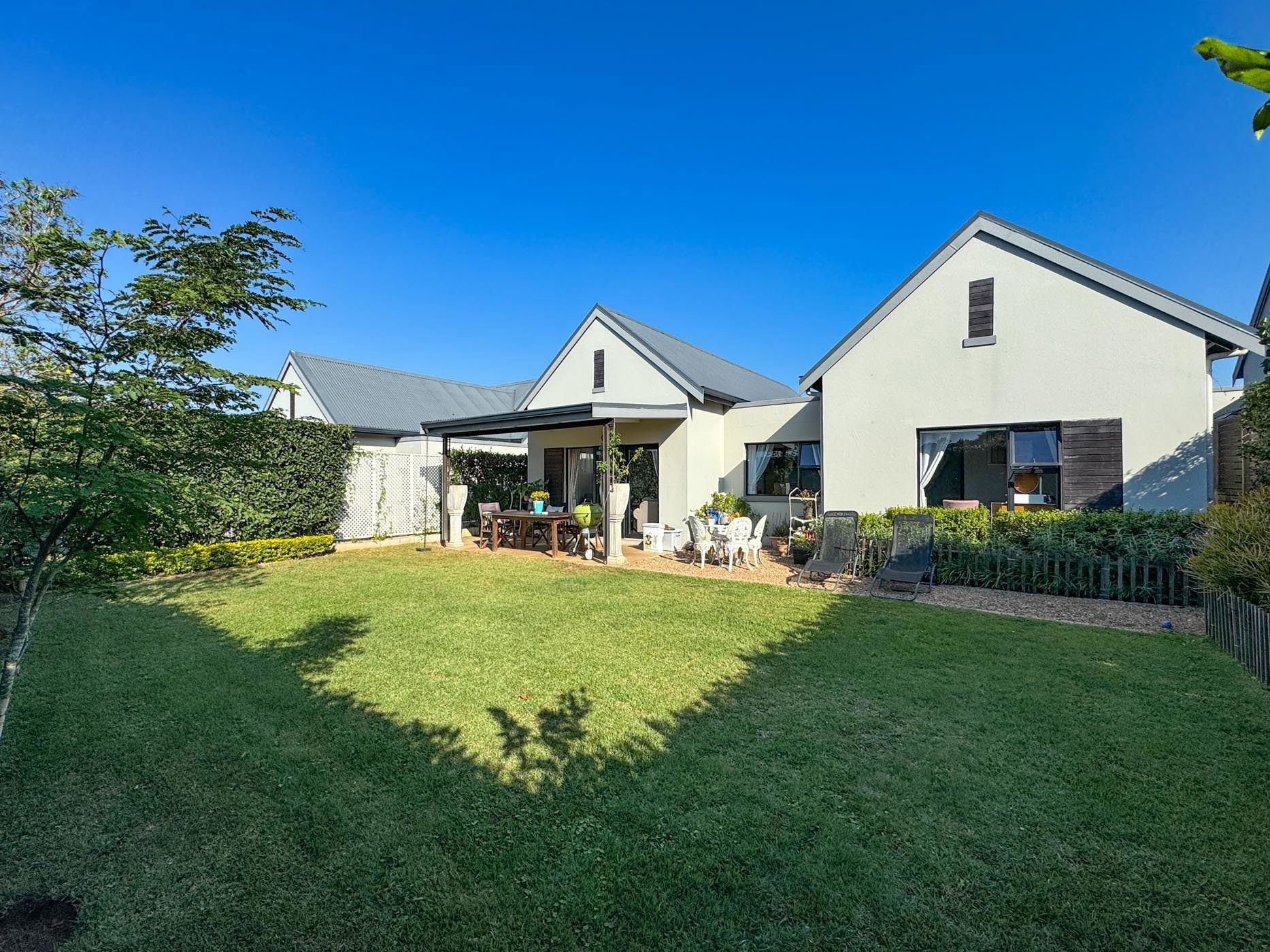 Townhouse for sale in Emberton Estate - 1KF1739128