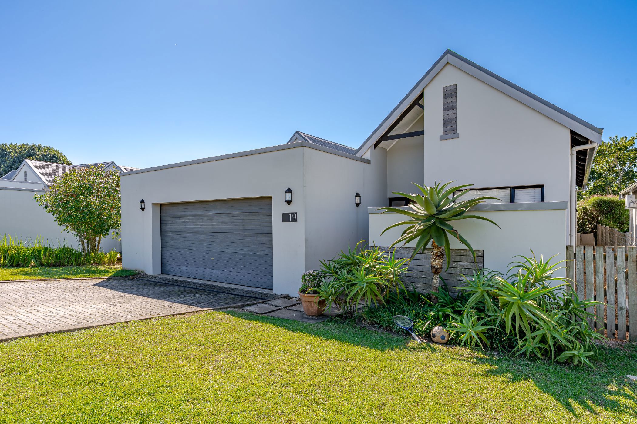 Townhouse for sale in Emberton Estate - 1KF1739128
