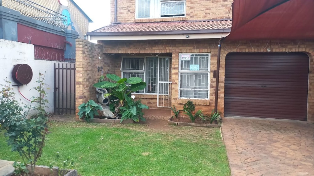 Townhouse for sale in Dersley - 1SP1738509 Townhouse for sale in Dersley - 1SP1738509