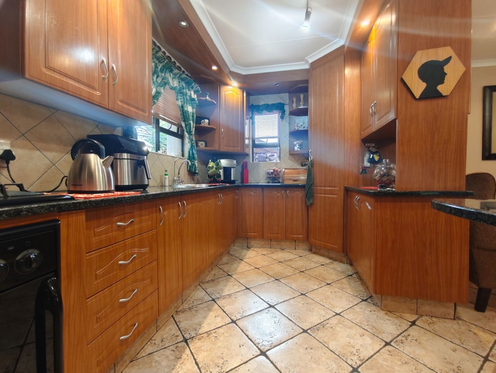 Security estate home for sale in  Vanderbijlpark SW 5 - 1VT1738556