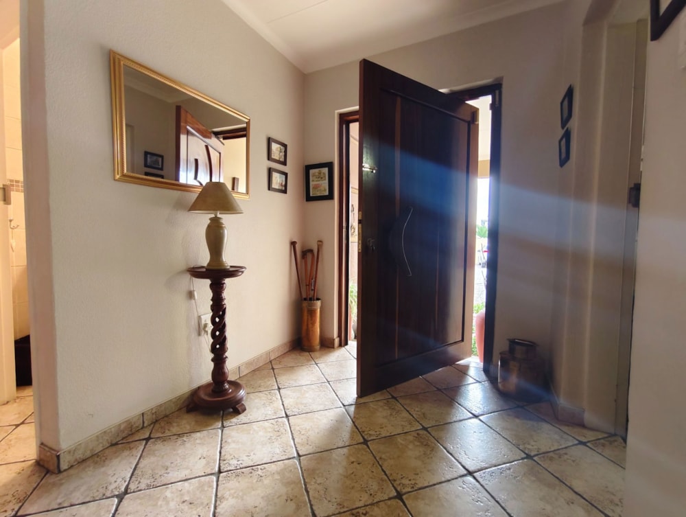 Security estate home for sale in  Vanderbijlpark SW 5 - 1VT1738556