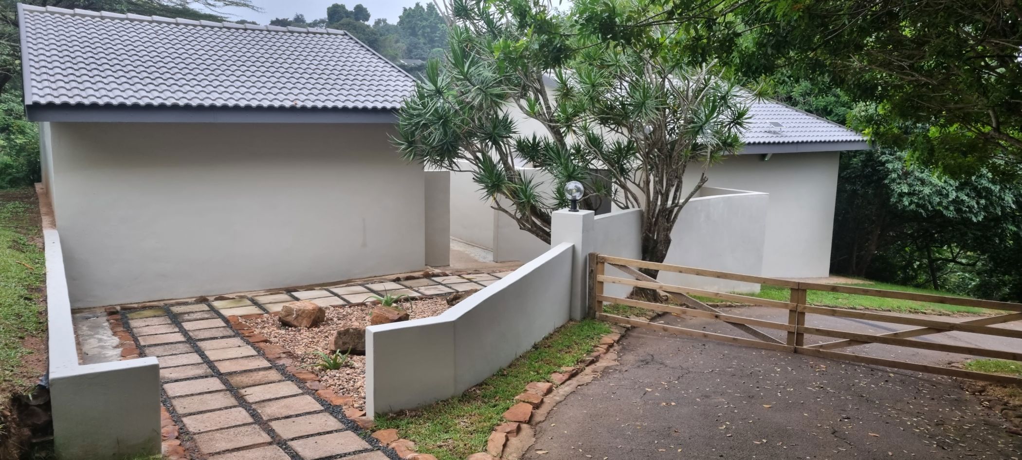 Apartment to rent in Waterfall, Upper Highway - 1KF1740502