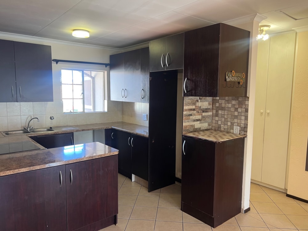 Apartment for sale in Brentwood Park, Benoni - EN1739662