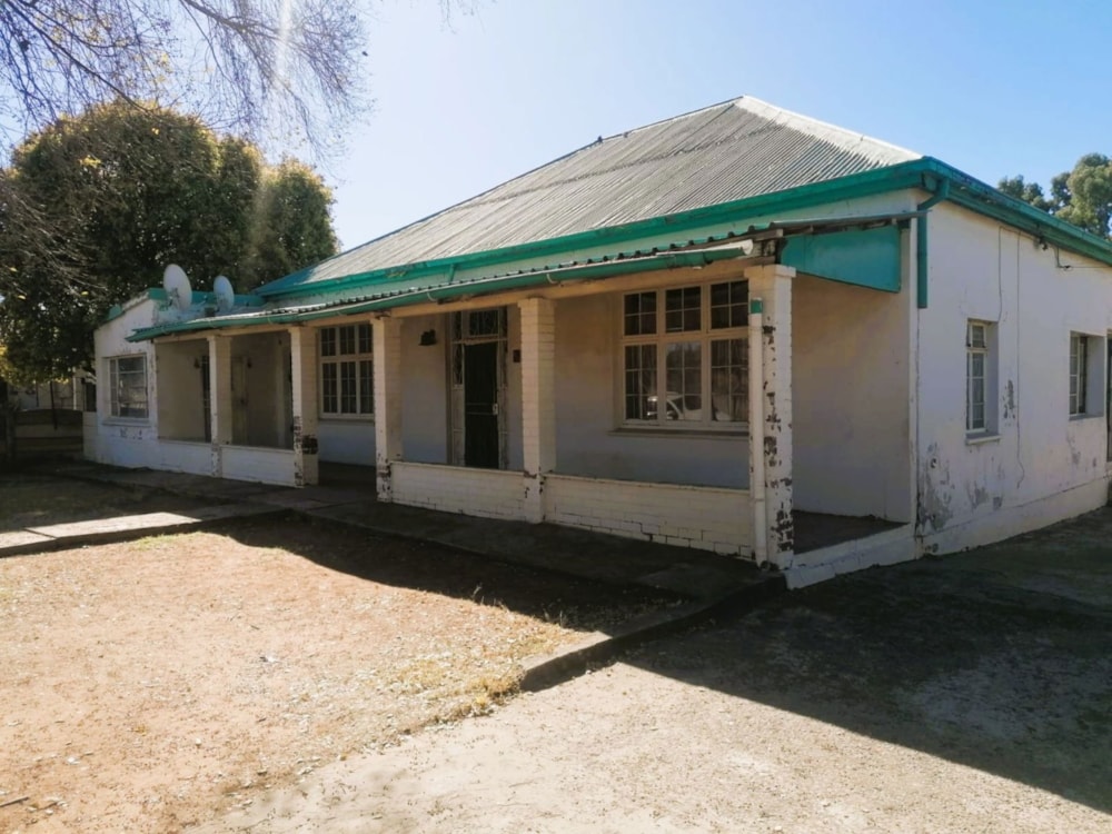 Residential complex for sale in Theunissen - 1BX1620301 Residential complex for sale in Theunissen - 1BX1620301