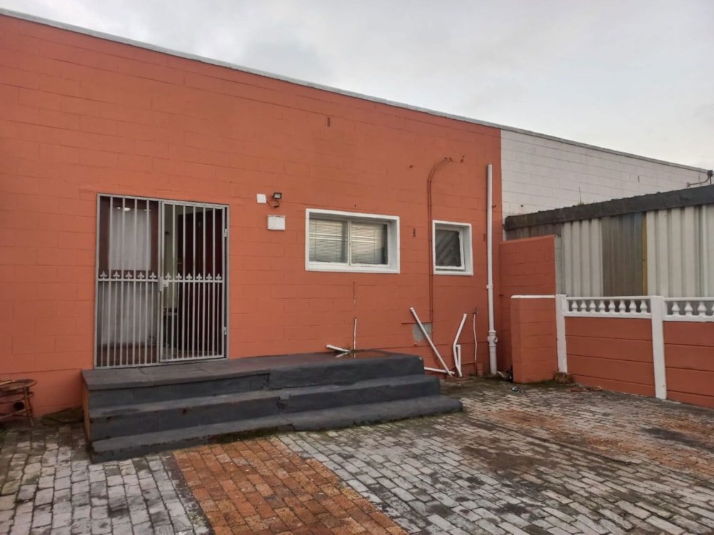 House to rent in Rocklands, Mitchells Plain - 1MN1741558