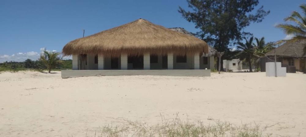 House for sale in Pomene, Mozambique - 3MQ1663065 House for sale in Pomene, Mozambique - 3MQ1663065