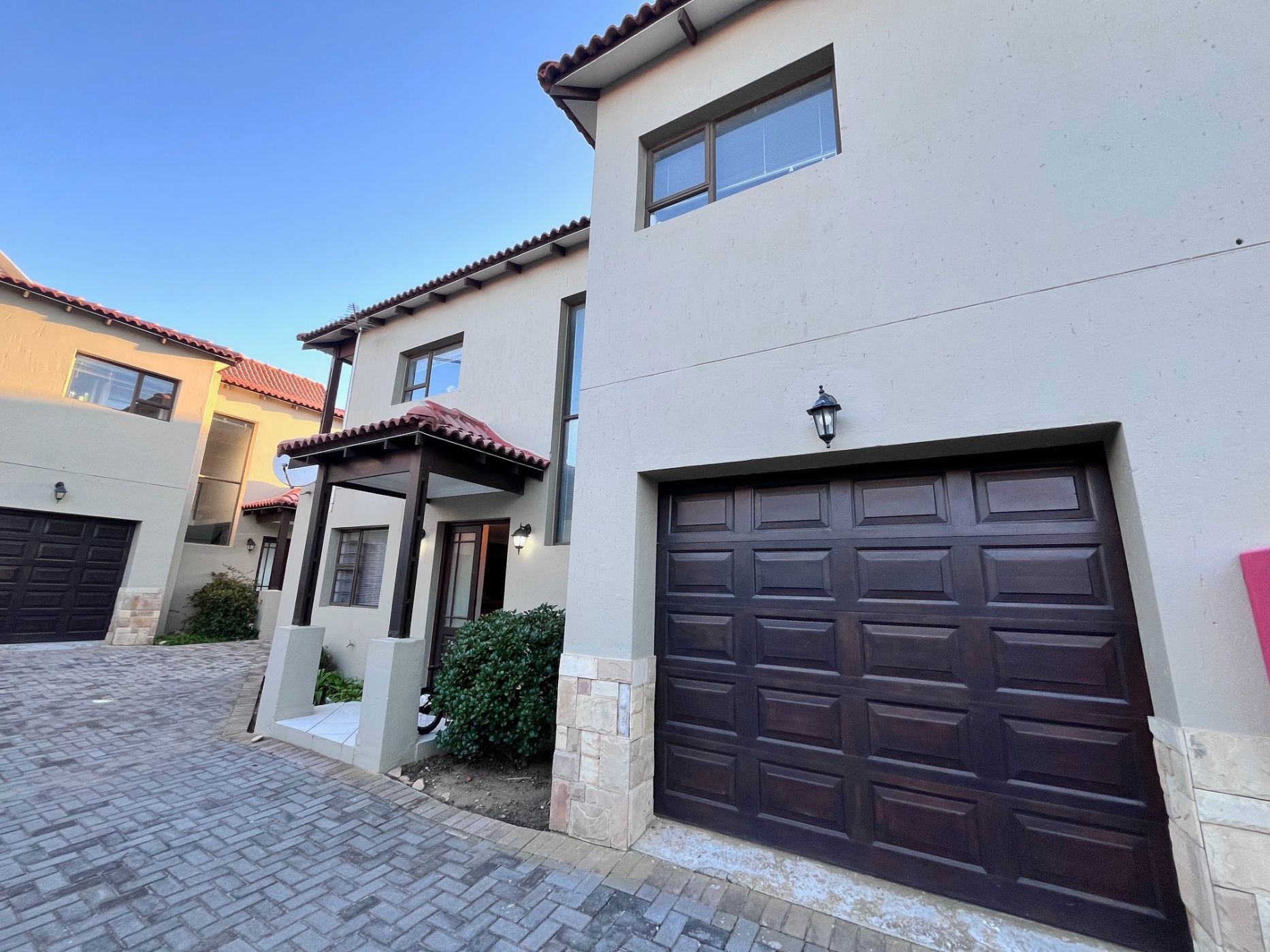 Double-storey apartment for sale in Ferreira Town - 1JF1740066
