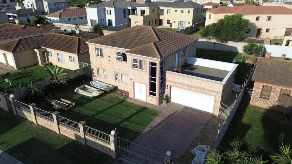 Double-storey house for sale in Bluewater Bay, Port Elizabeth, Gqeberha - 1PLZ1685648