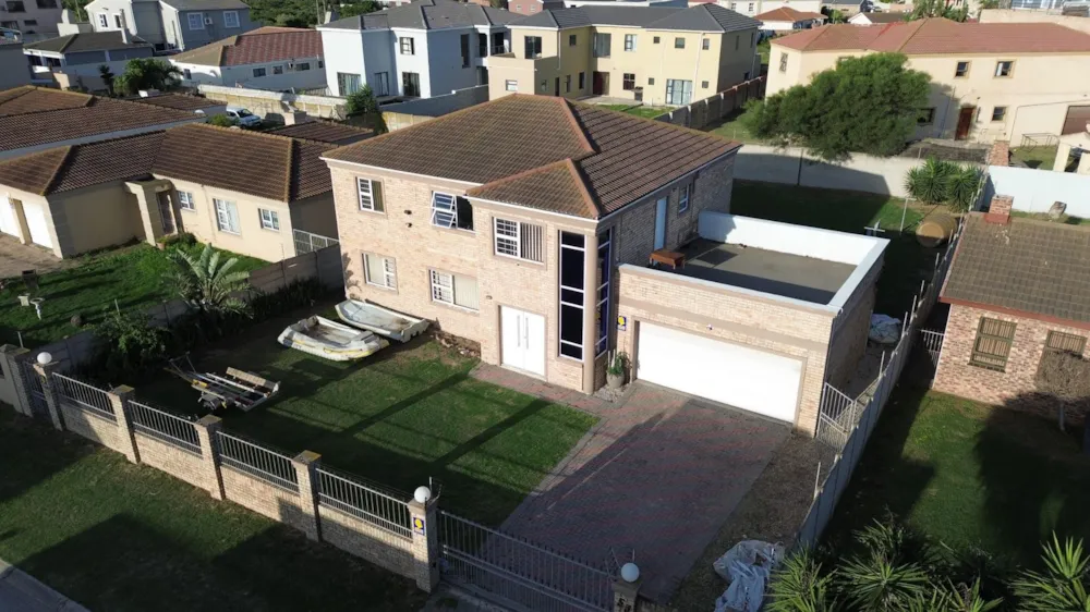 Double-storey house sold in Bluewater Bay, Port Elizabeth, Gqeberha - 1PLZ1685648 Double-storey house sold in Bluewater Bay, Port Elizabeth, Gqeberha - 1PLZ1685648