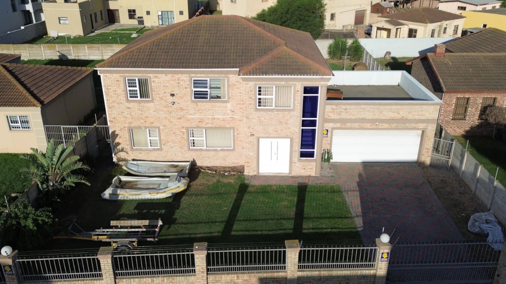Double-storey house for sale in Bluewater Bay, Port Elizabeth, Gqeberha - 1PLZ1685648