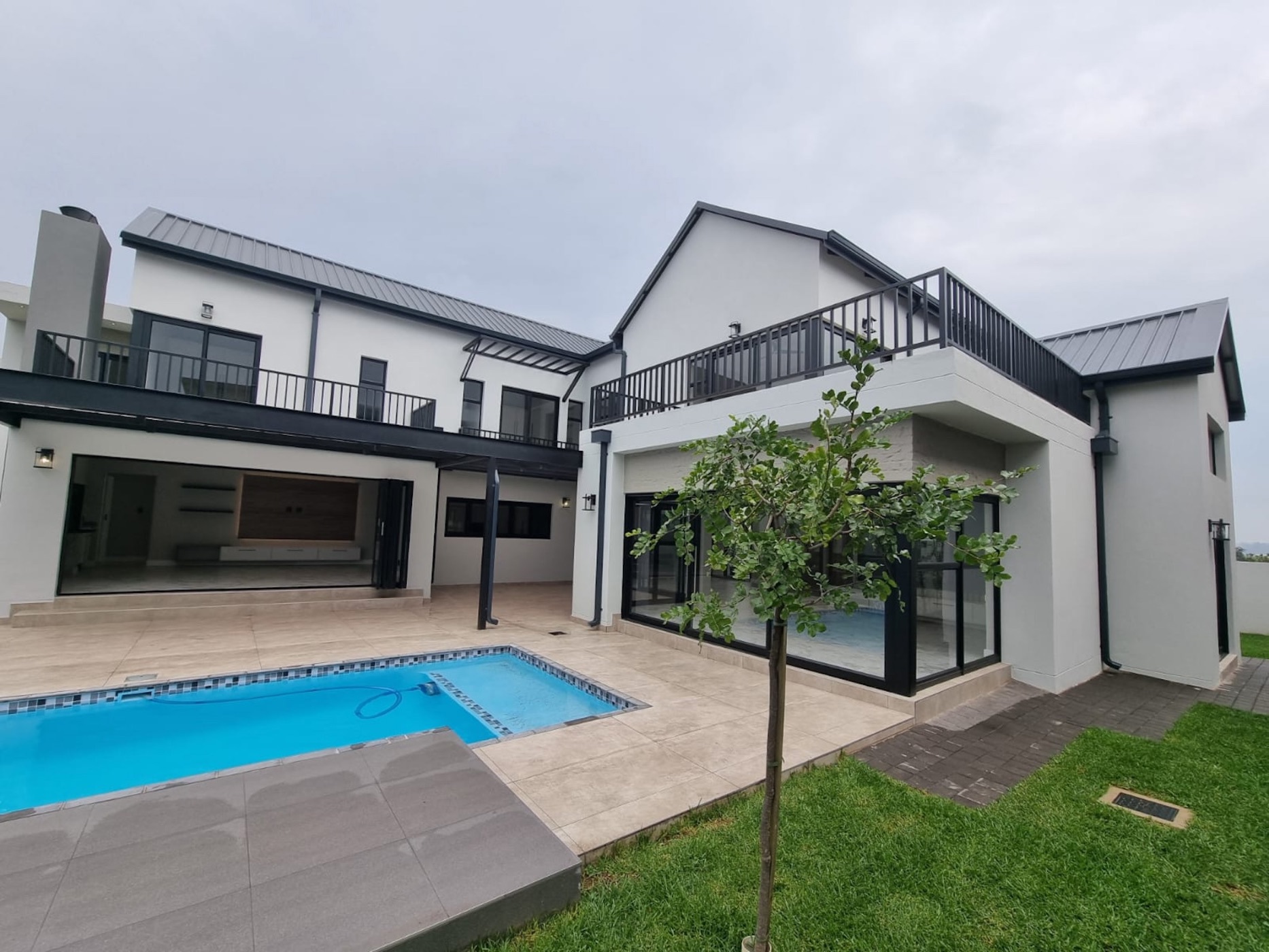 House for sale in Midstream Estate - CN1691098