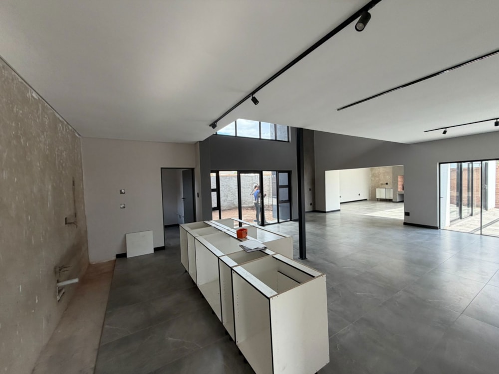 Double-storey house for sale in Bendor - 1PS1707987 Double-storey house for sale in Bendor - 1PS1707987