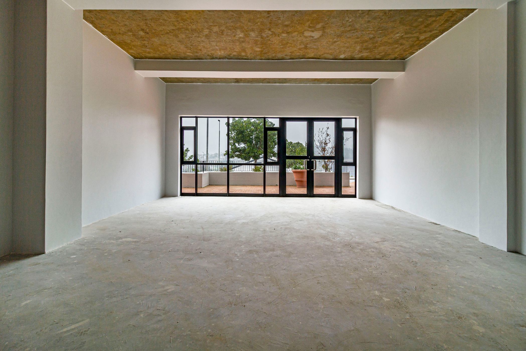 Commercial retail property to rent in Newinbosch - ST1740812