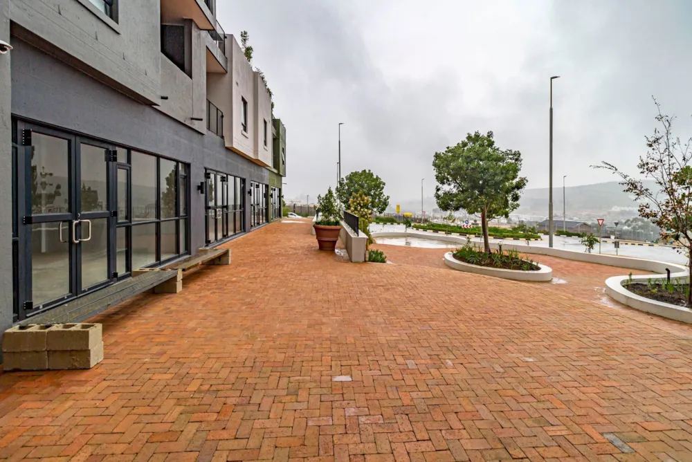 Commercial retail property to rent in Newinbosch - ST1756006