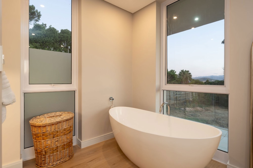 House for sale in Worlds View, Somerset West - SW1739681 House for sale in Worlds View, Somerset West - SW1739681