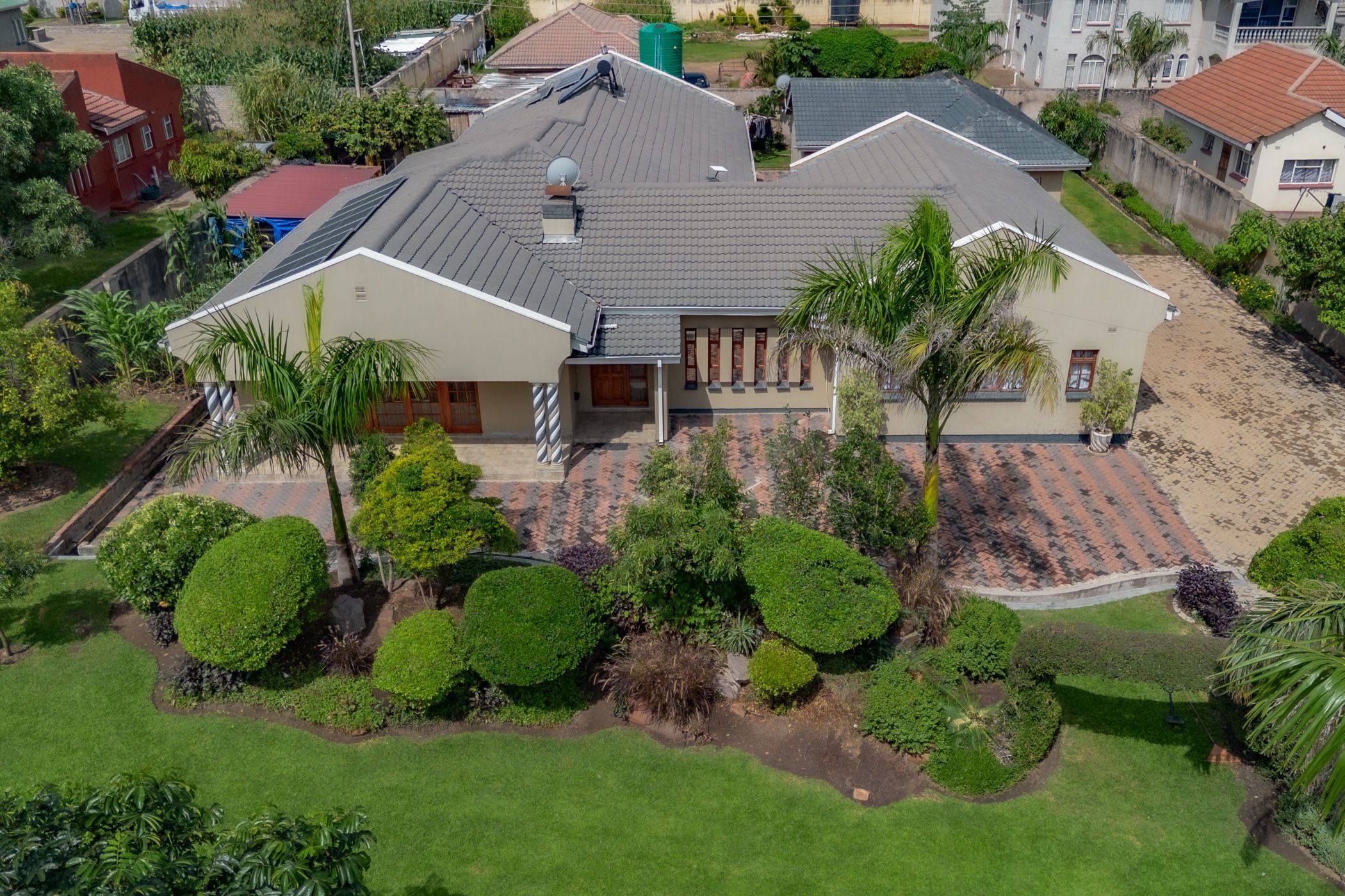House for sale in Waterfalls, Zimbabwe - 3ZB1739021