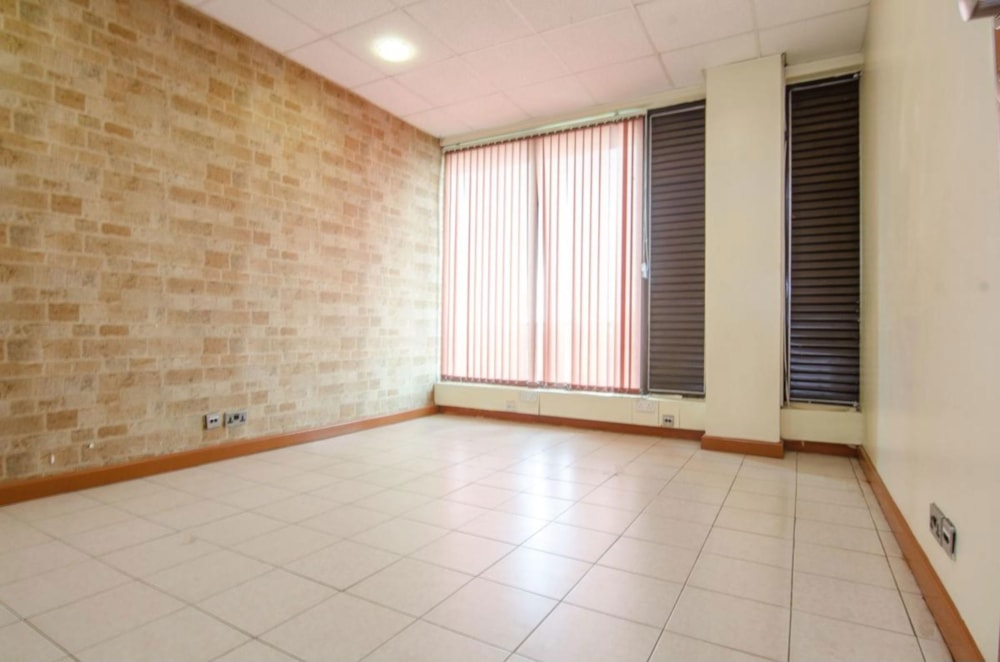 Commercial office to rent in Kilimani, Kenya - 3KE1736463