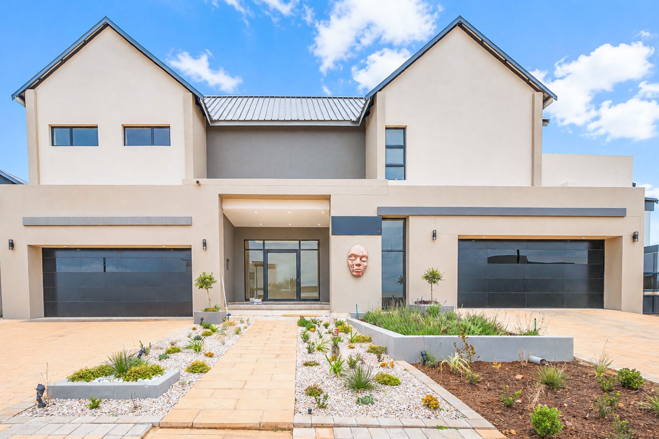 Security estate home for sale in Midstream Heights - CN1737724