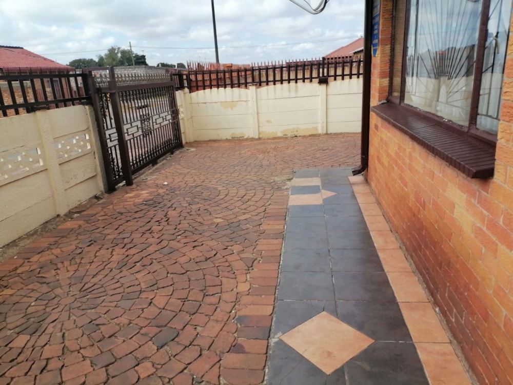 House for sale in Kwa Thema - 1SP1738516