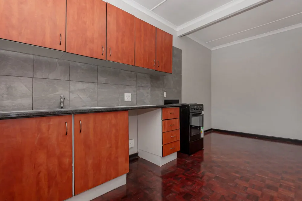 Apartment for sale in Windsor West - RAN1736444 Apartment for sale in Windsor West - RAN1736444